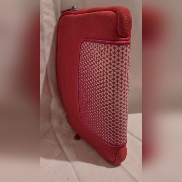 Belkin Pink Neoprene Tablet Sleeve - Protective Carry Case - Picture 6 of 11